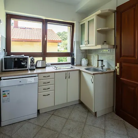Tanczos Vendeghaz Daire Balatonalmádi